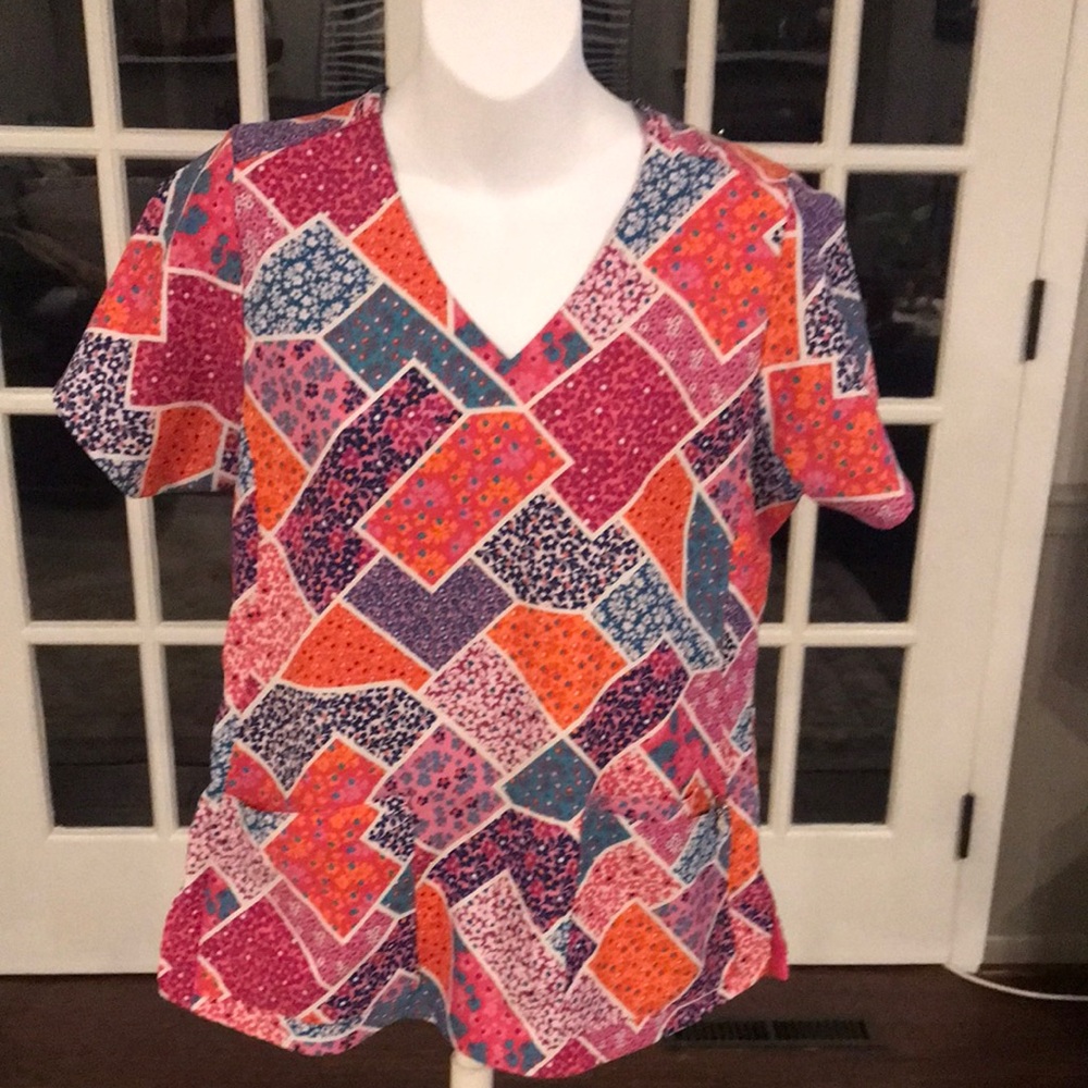 Vera Bradley Colorful Patchwork Women's V-Neck Scrub Top Size Small